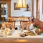 Hotel Alpenhof