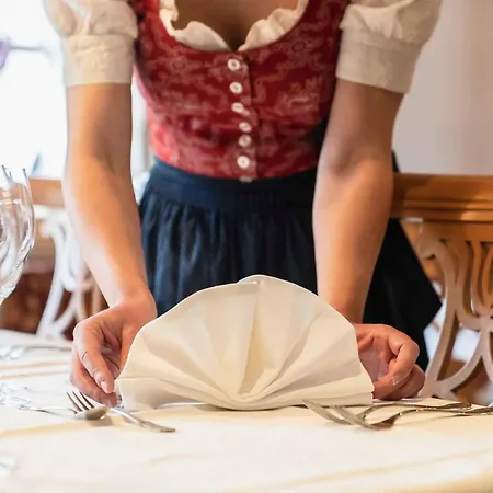 Alpenhof 4* كرن