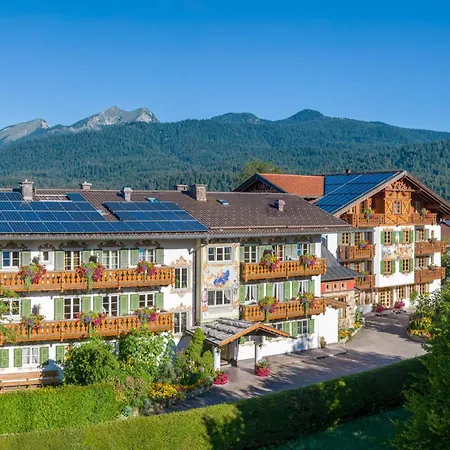 Alpenhof Hotel 4*
