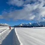 ホテル Alpenhof Krün