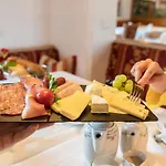 Alpenhof ホテル