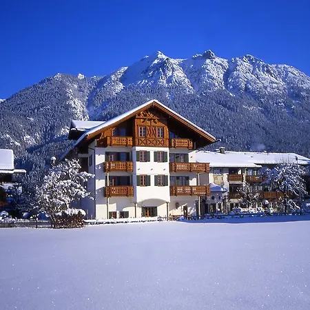 Alpenhof Hotel 4*